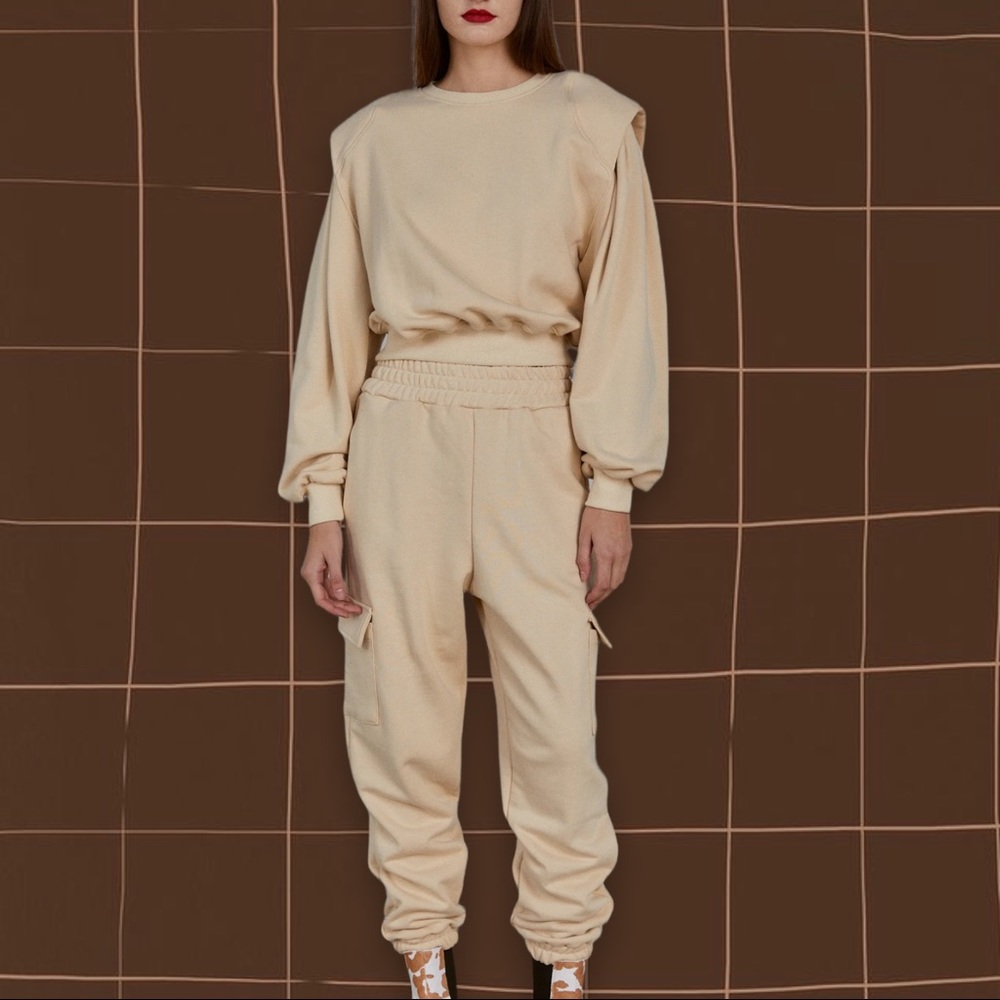 Pad Shoulder sweater + jogger set